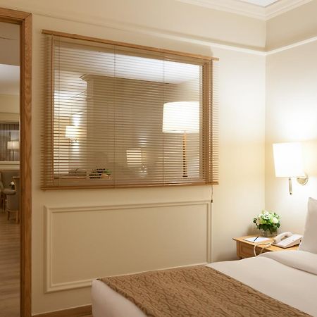 Le Commodore Hotel Бейрут Екстер'єр фото
