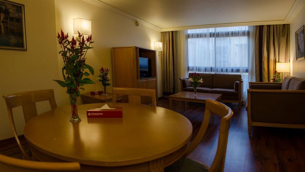 Le Commodore Hotel Бейрут Екстер'єр фото