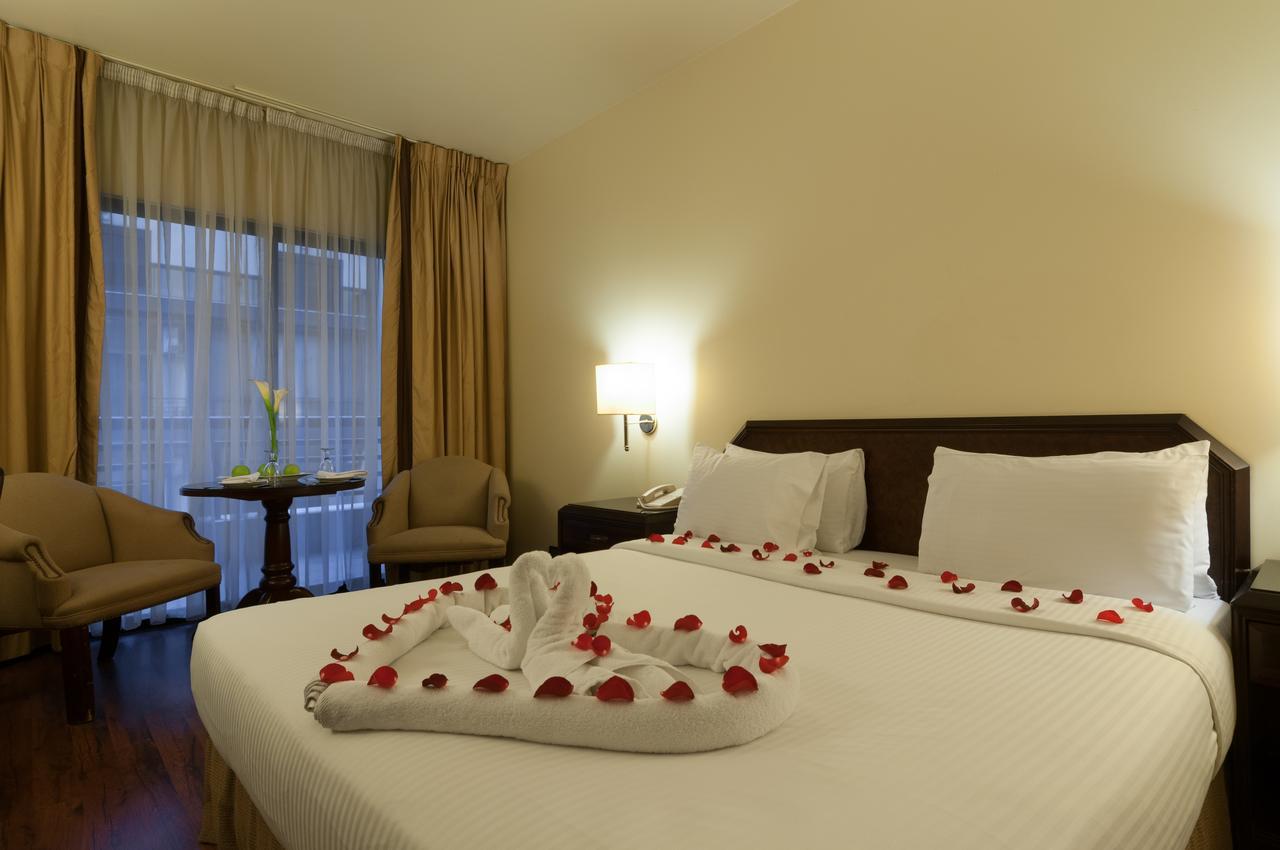 Le Commodore Hotel Бейрут Екстер'єр фото