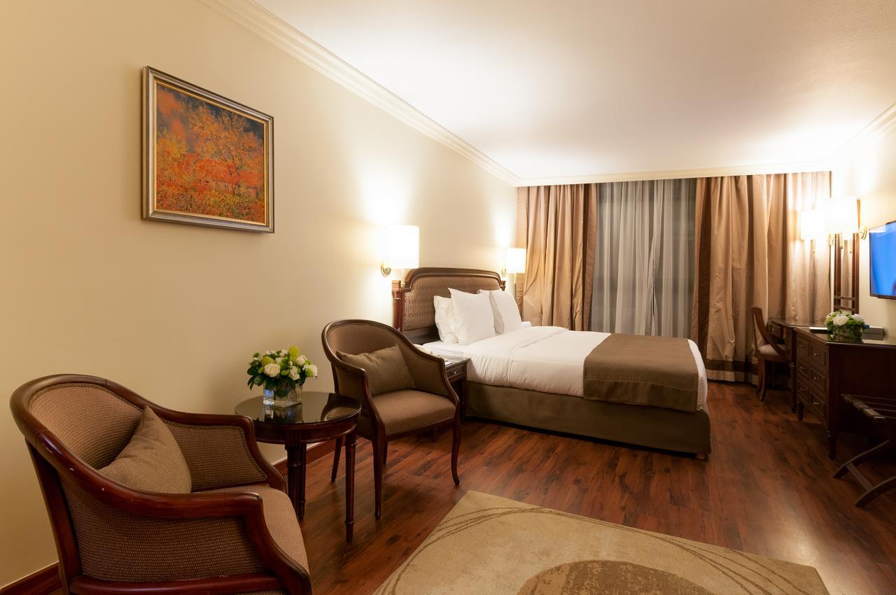 Le Commodore Hotel Бейрут Екстер'єр фото